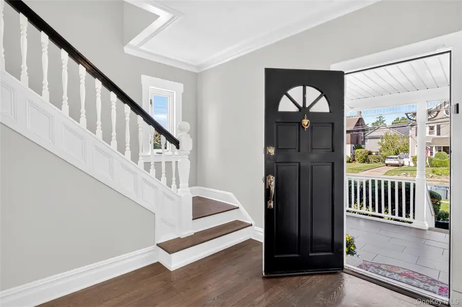 444 Lakeview Avenue, Rockville Centre, NY 11570 - #3