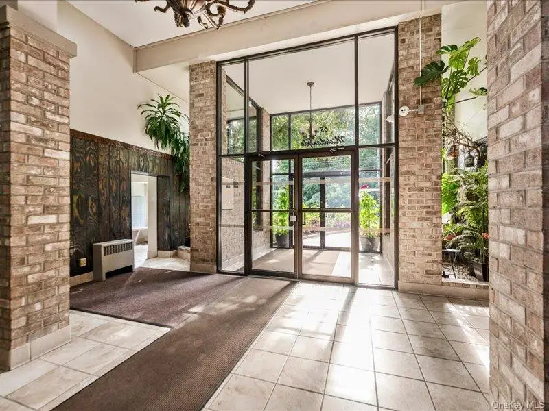687 Bronx River Road #1D, Yonkers, NY 10704 - #3