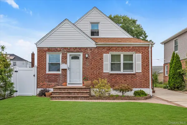 12 Kingston Street, Elmont, NY 11003