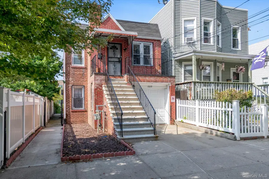 1609 Colden Avenue, Bronx, NY 10462 - #2