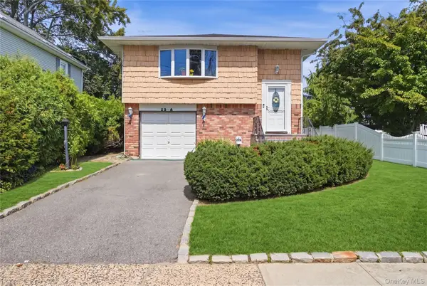 29 Suffolk Road #A, Massapequa, NY 11758