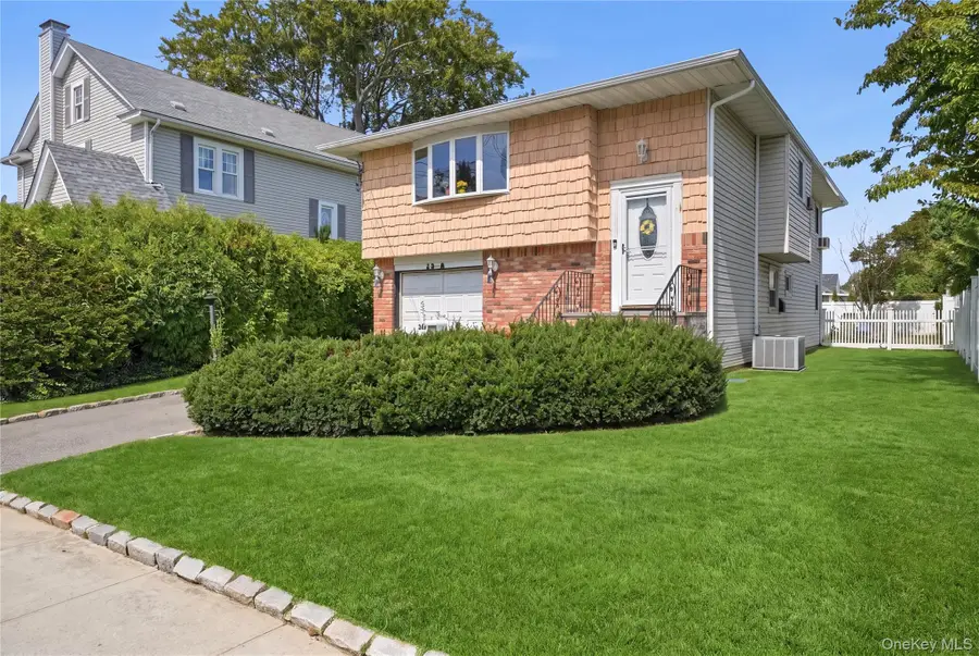 29 Suffolk Road #A, Massapequa, NY 11758 - #3