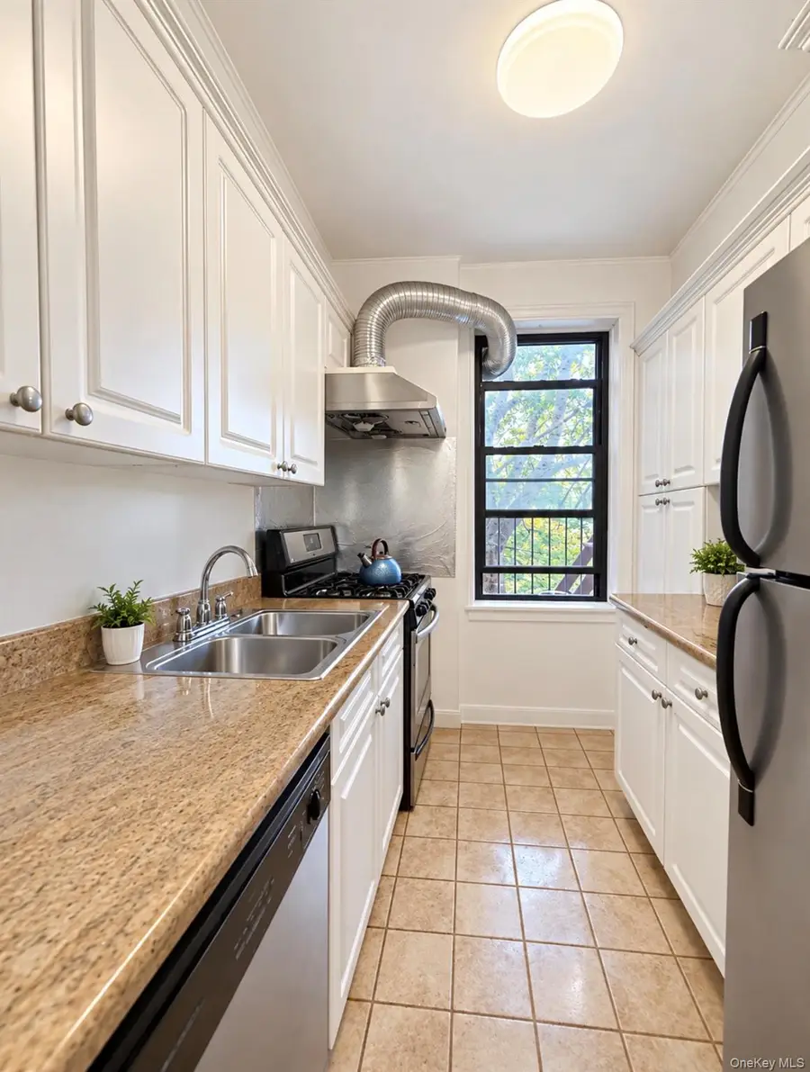 15020 71 Avenue #2J, Flushing, NY 11367 - #3