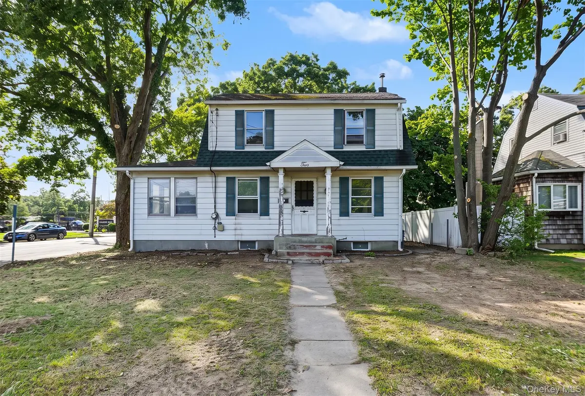 2 Willett Avenue, Sayville, NY 11782 - #1
