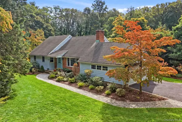 174 Flower Hill Road, Halesite, NY 11743