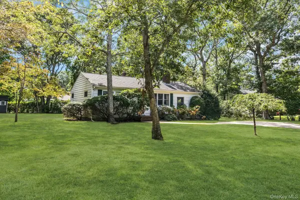 112 Lynncliff Road, Hampton Bays, NY 11946