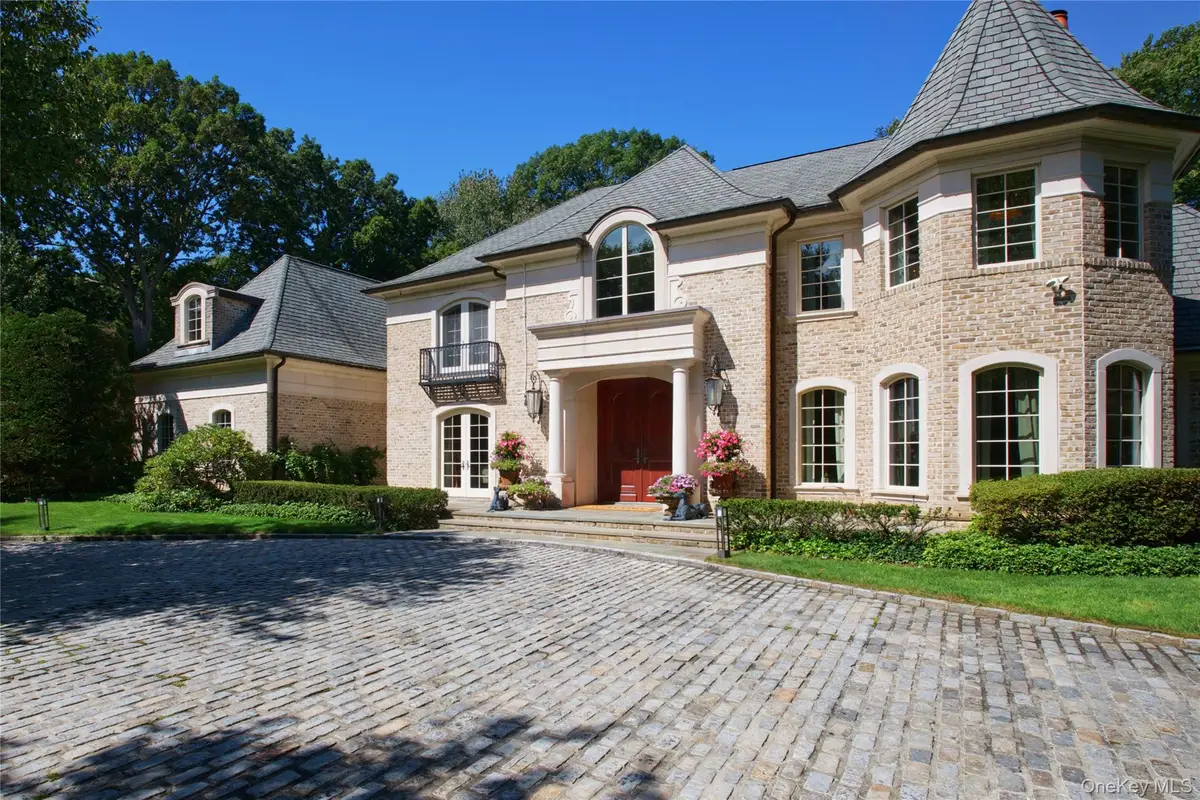 2 Vista Lane, Brookville, NY 11545 - #1