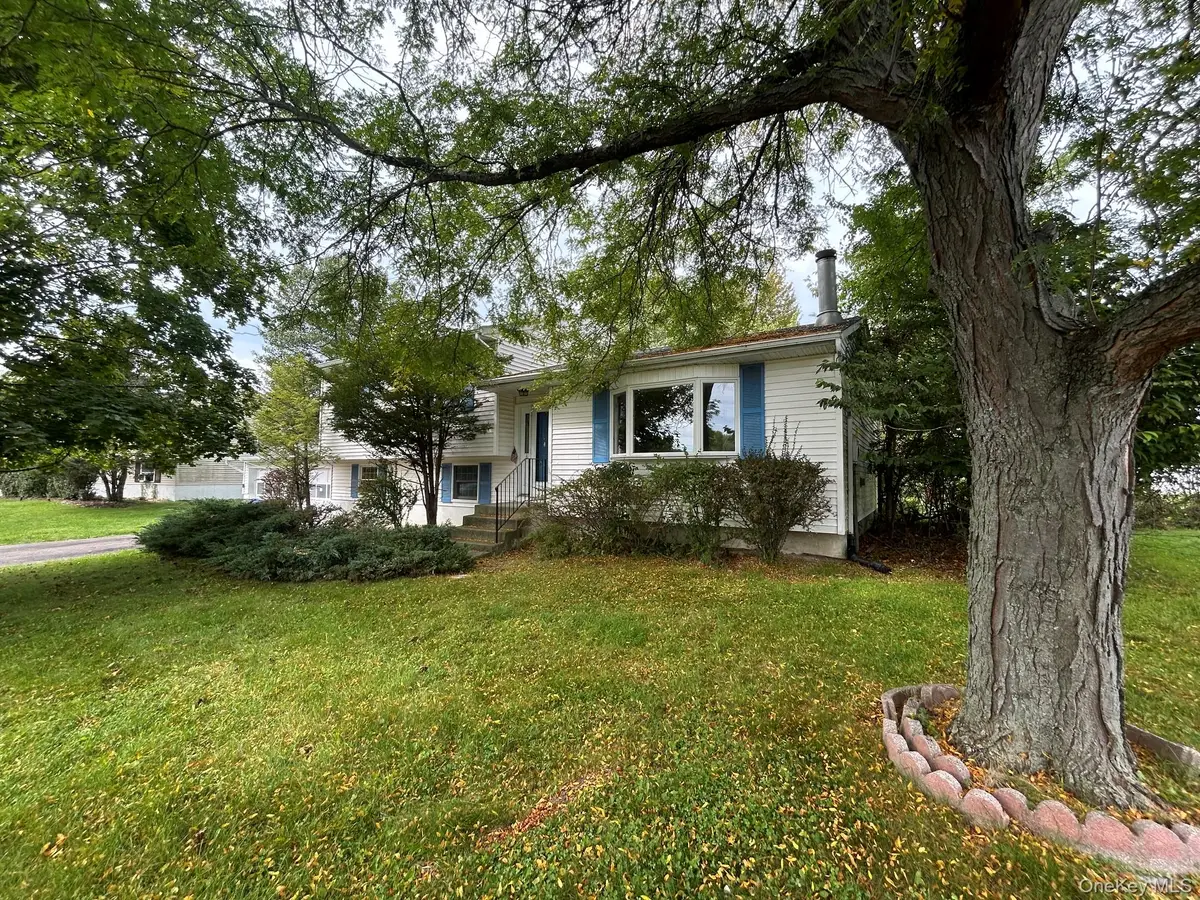 6 Pembroke Road, Washingtonville, NY 10992 - #1