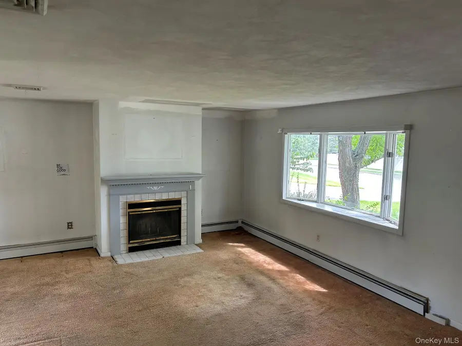 6 Pembroke Road, Washingtonville, NY 10992 - #3