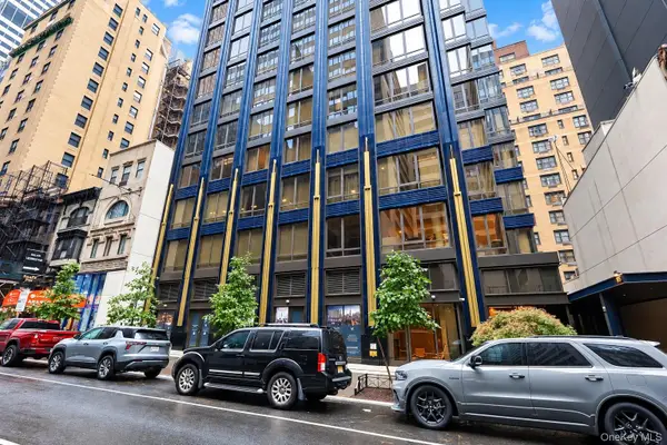 135 E 47th Street #22F, New York (Manhattan), NY 10017