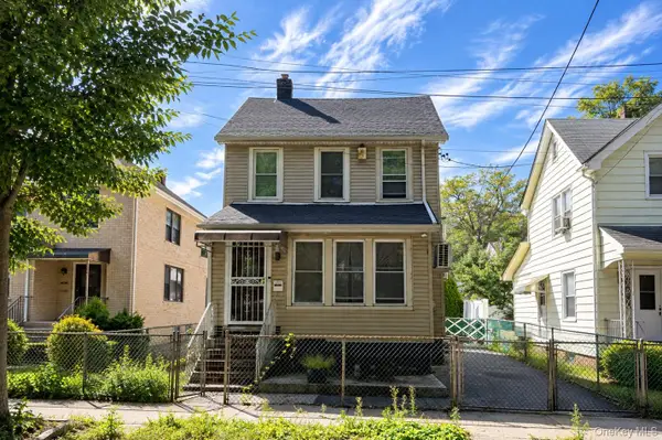 160-30 76th Road, Fresh Meadows, NY 11366