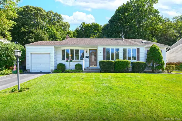 19 Court Drive, South Huntington, NY 11746