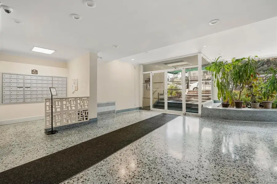 642 Locust Street #4H, Mount Vernon, NY 10552 - #3