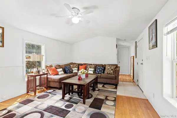105 Oakview Hwy #180, East Hampton, NY 11937