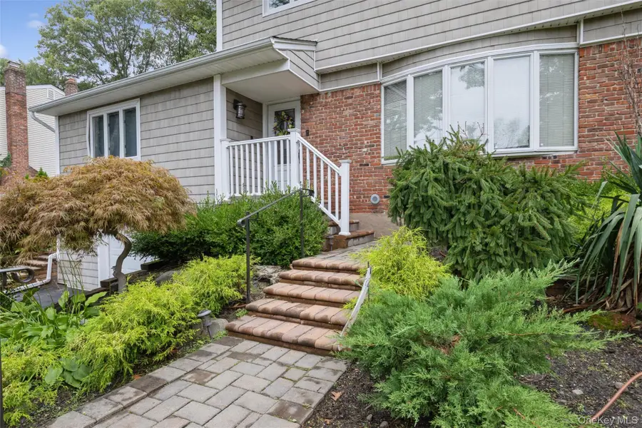 16 Wren Drive, Hauppauge, NY 11788 - #2