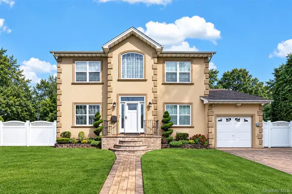 1001 Orion Court, Merrick, NY 11566