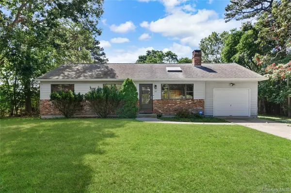 82 Argonne Road E, Hampton Bays, NY 11946