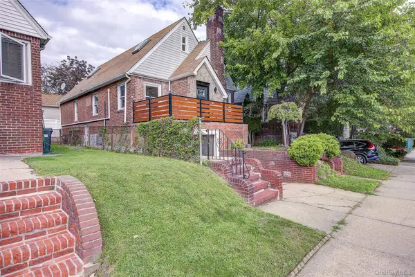 32-28 Utopia Parkway, Flushing, NY 11358