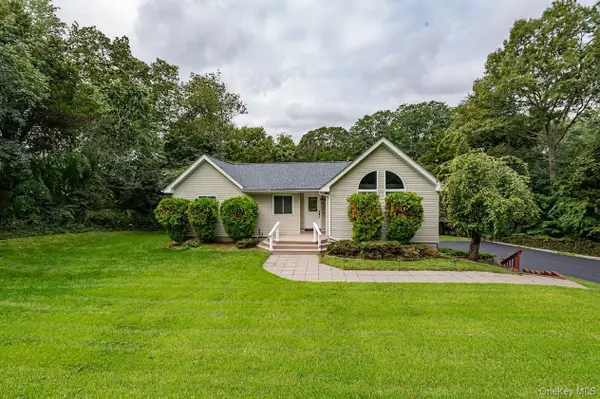 68 Chestnut Street, Mount Sinai, NY 11766