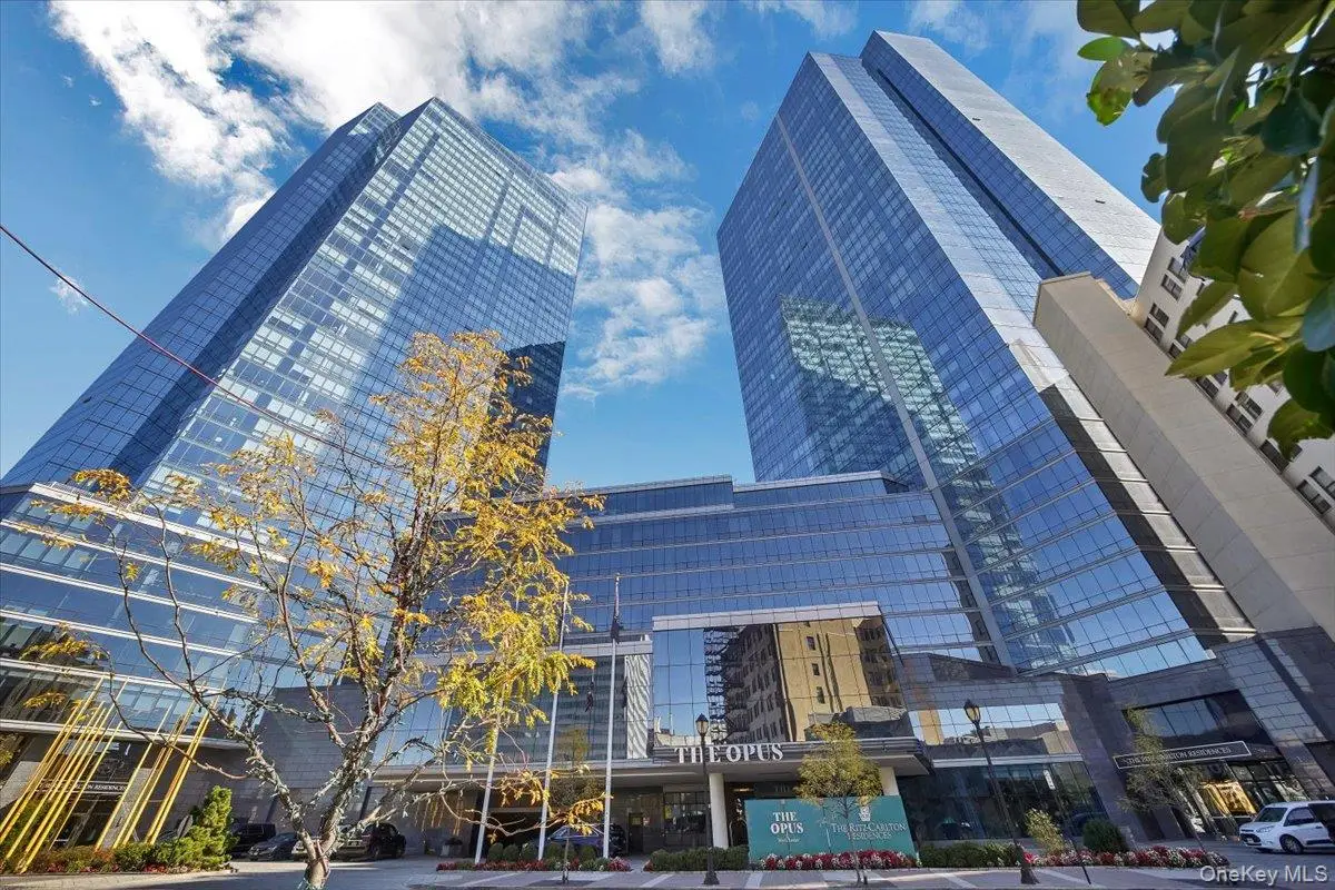1 Renaissance Square #V6G, White Plains, NY 10601 - #1