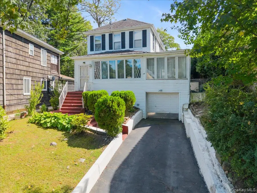 195-12 Mclaughlin Avenue, Hollis, NY 11423 - #2