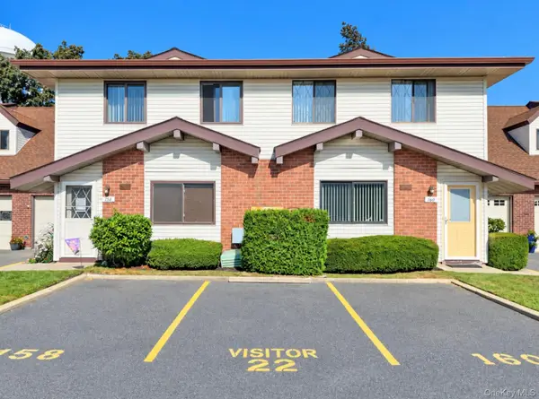 162 Cambridge Drive, Copiague, NY 11726
