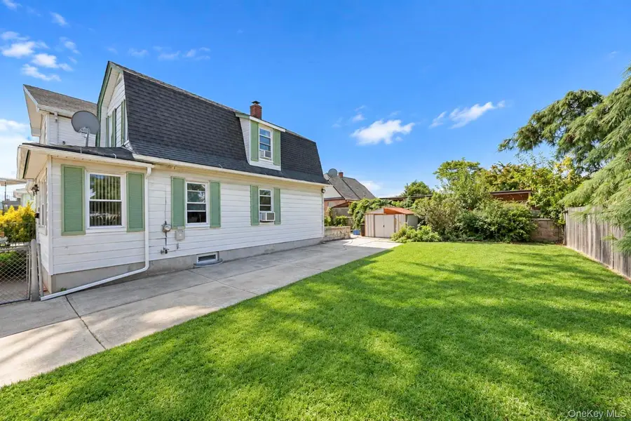 33 Claridge Avenue, Elmont, NY 11003 - #3