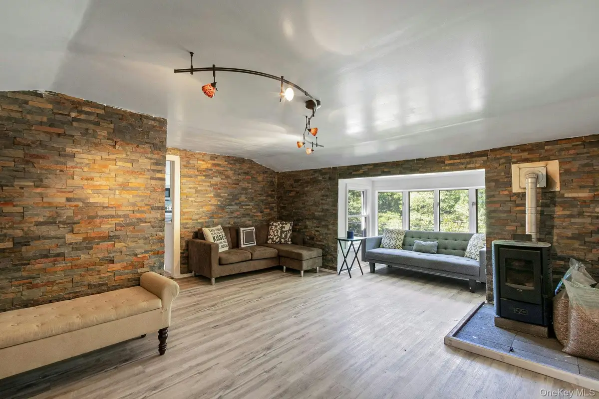 6 Woods Road, Rhinebeck, NY 12572 - #1