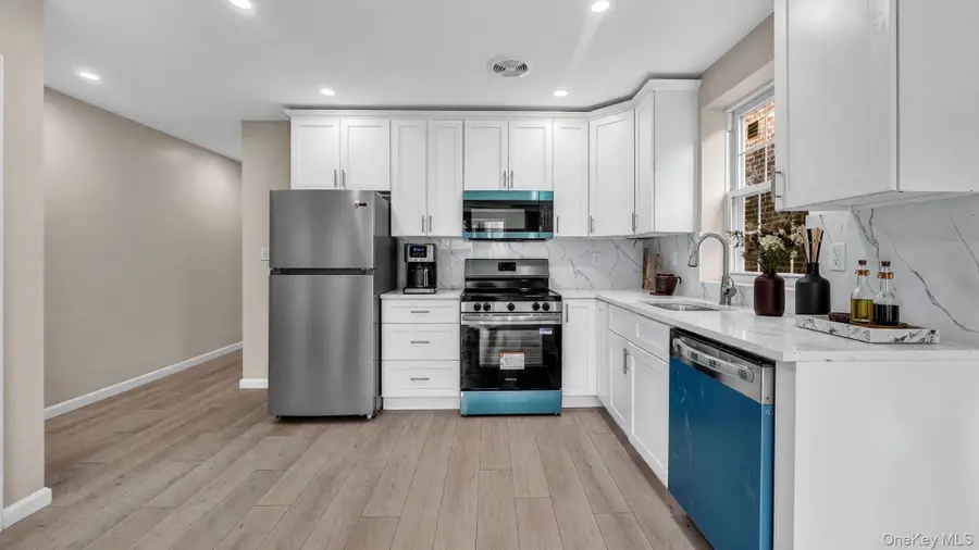 957 E 229th Street, Bronx, NY 10466 - #3
