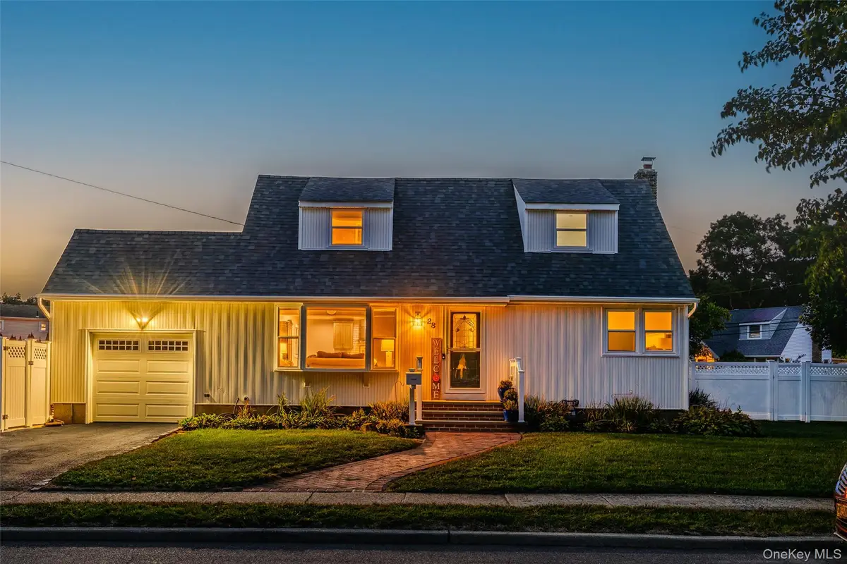 28 Willow Drive, Massapequa Park, NY 11762 - #1