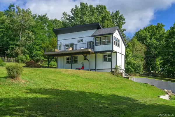 6 Wang Drive, Craryville, NY 12521