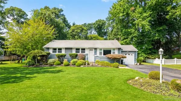 80 Evergreen Lane, East Patchogue, NY 11772