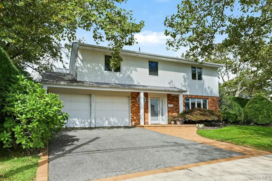 2039 Blanche Lane, Merrick, NY 11566 - #2