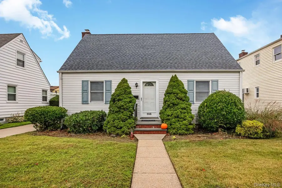 166 Cushing Avenue, Williston Park, NY 11596 - #2