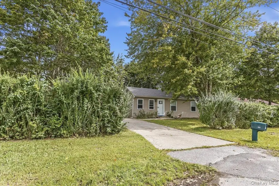 761 Provost Avenue, Bellport, NY 11713 - #3