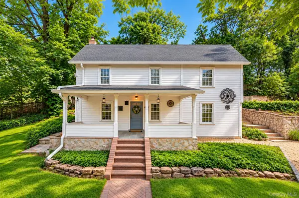 1673 Northern Boulevard, Roslyn, NY 11576