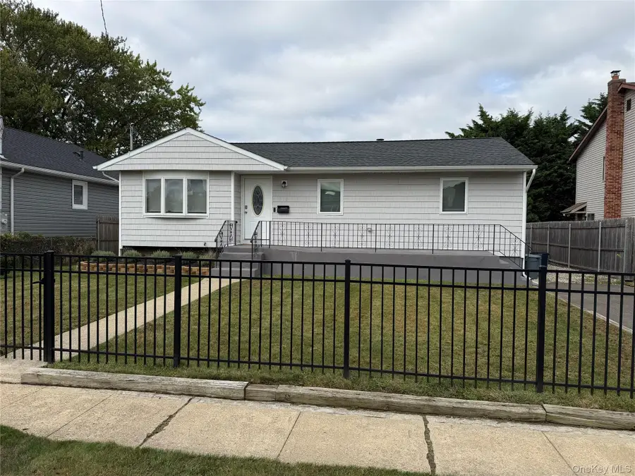 218 E Alhambra Avenue, Lindenhurst, NY 11757 - #2