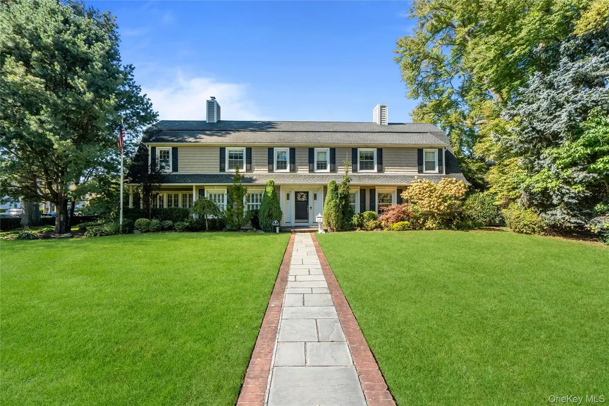 22 Nassau Boulevard, Garden City, NY 11530 - #1