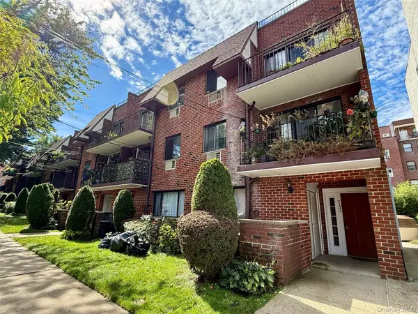 71-32 163rd Street #1, Fresh Meadows, NY 11365