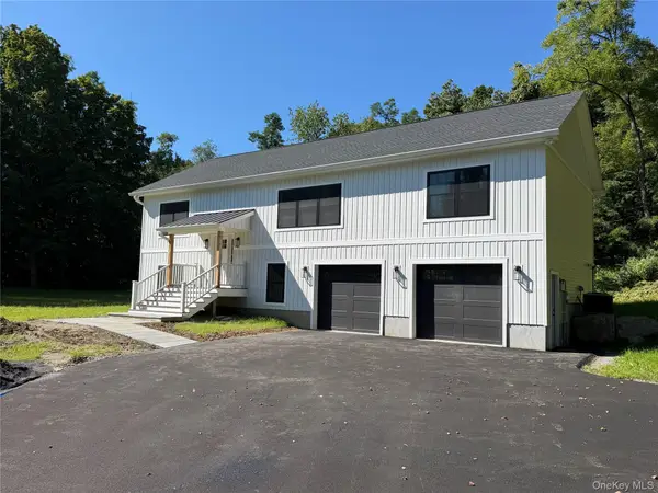 55 Schoolhouse Lane Lane, Hopewell Junction, NY 12533