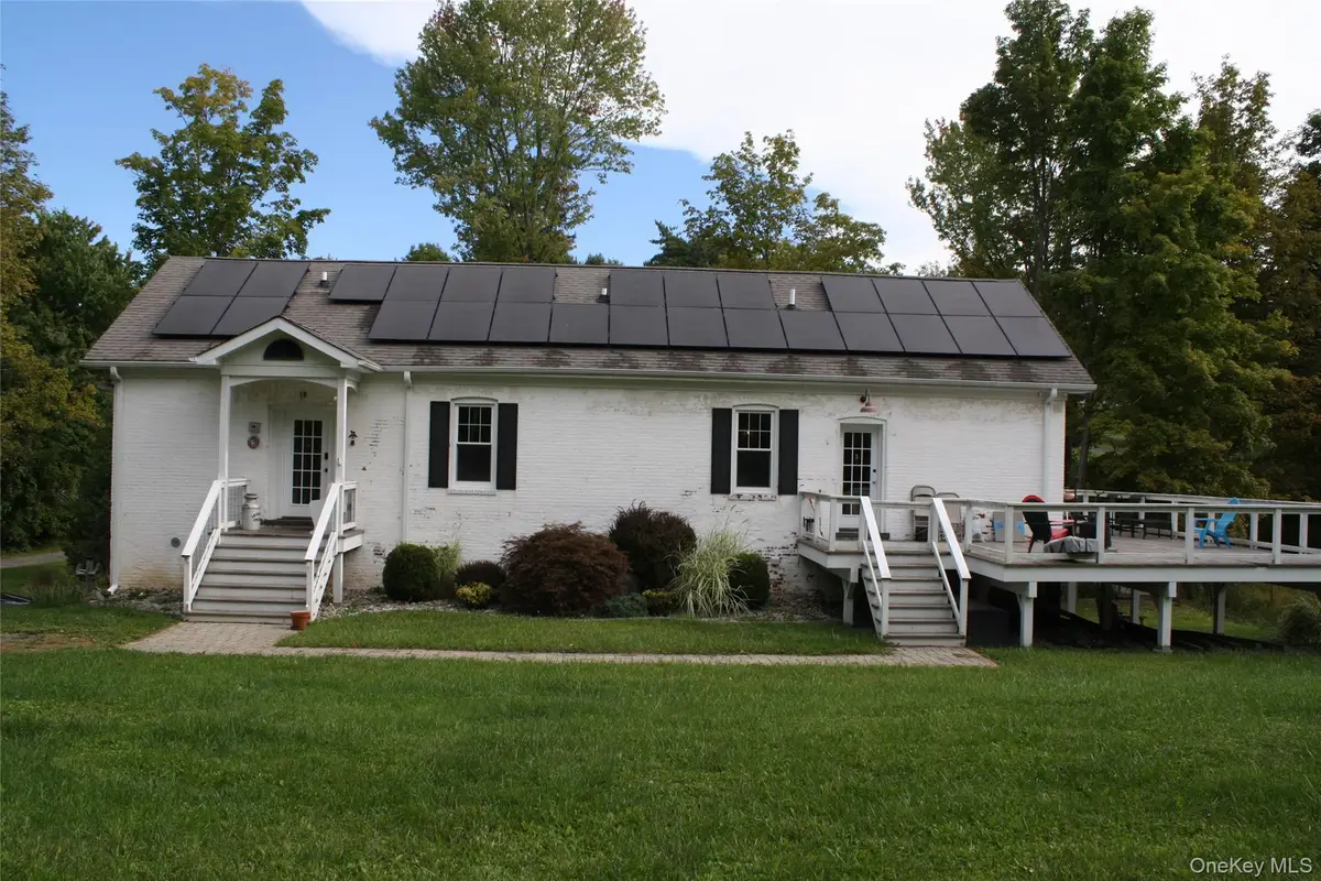 18 Bushwick Road, Poughkeepsie, NY 12603 - #1