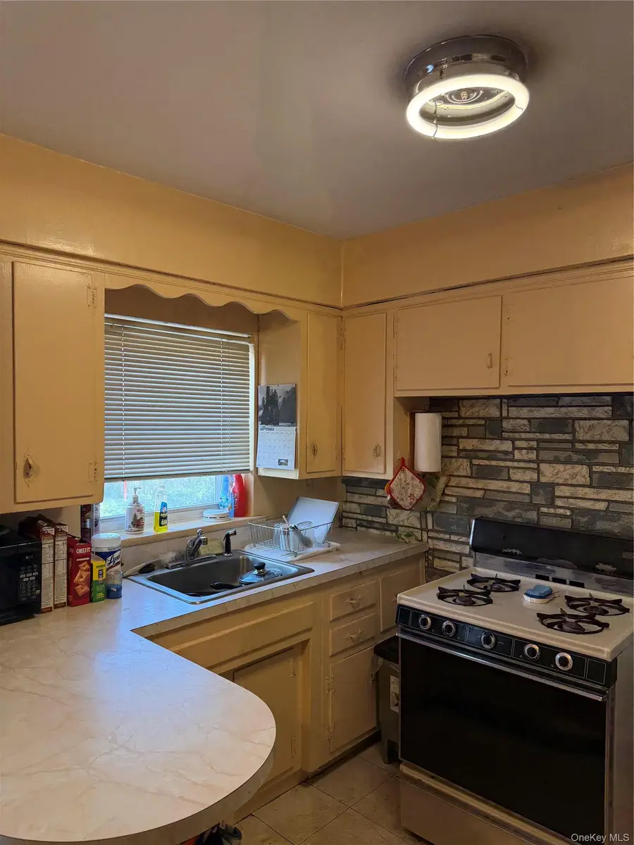 3210 Tenbroeck Avenue, Bronx, NY 10469 - #3