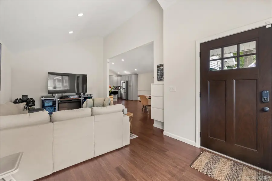 5 Charles Court, Lake Ronkonkoma, NY 11779 - #2