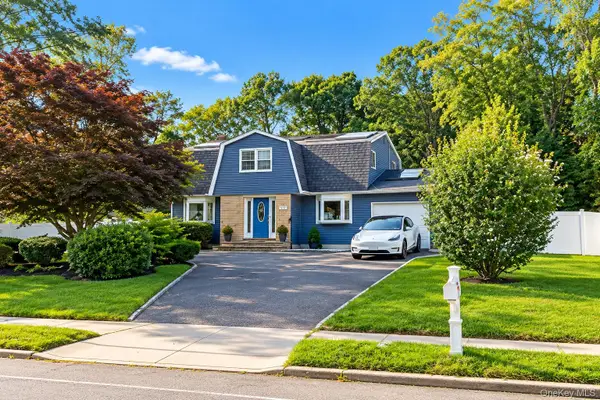 815 Expressway Drive N, Medford, NY 11763
