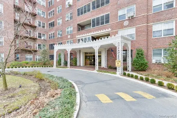 67-38 108th Street #B52, Forest Hills, NY 11375