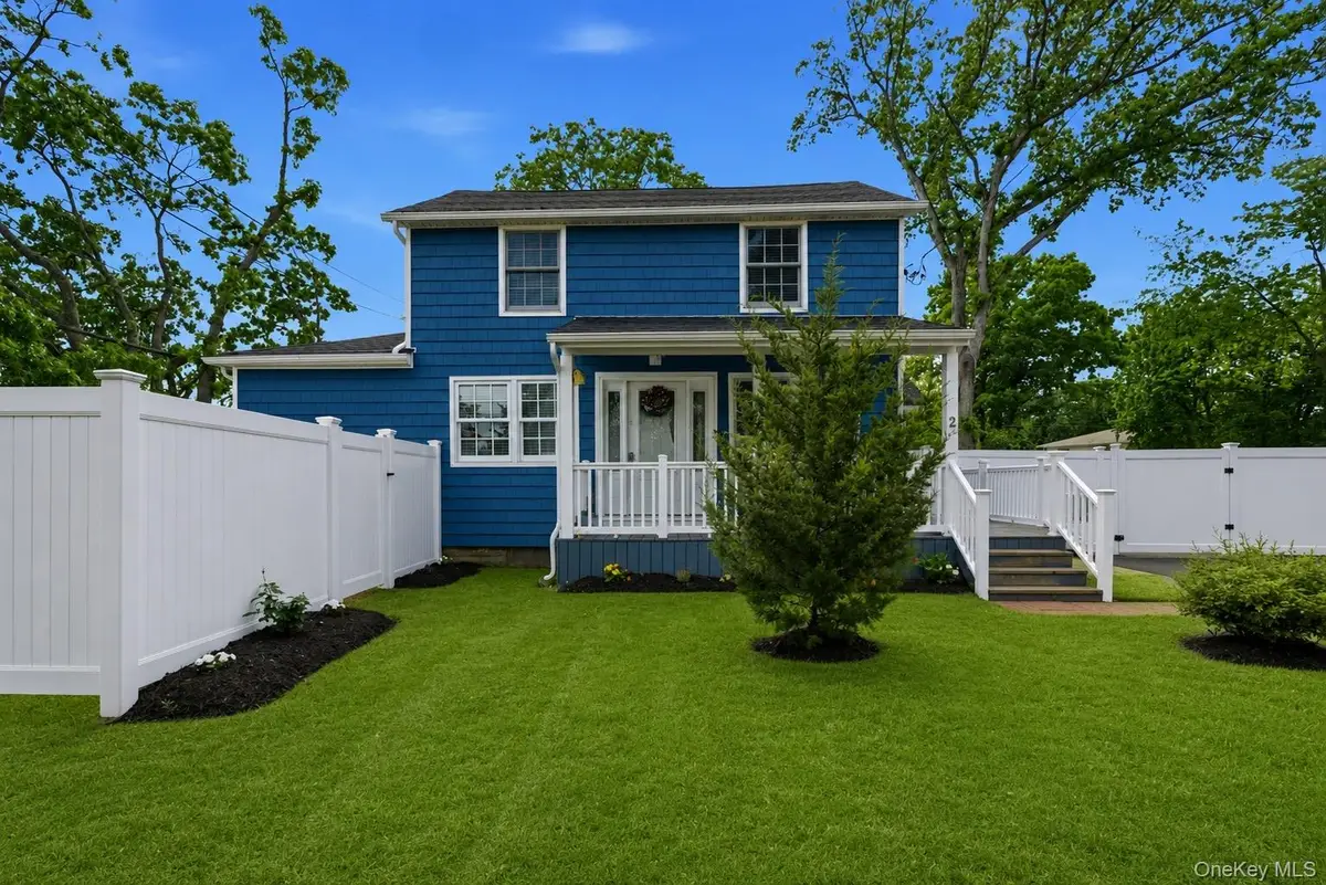 2 Taft Avenue, Islip, NY 11751 - #1