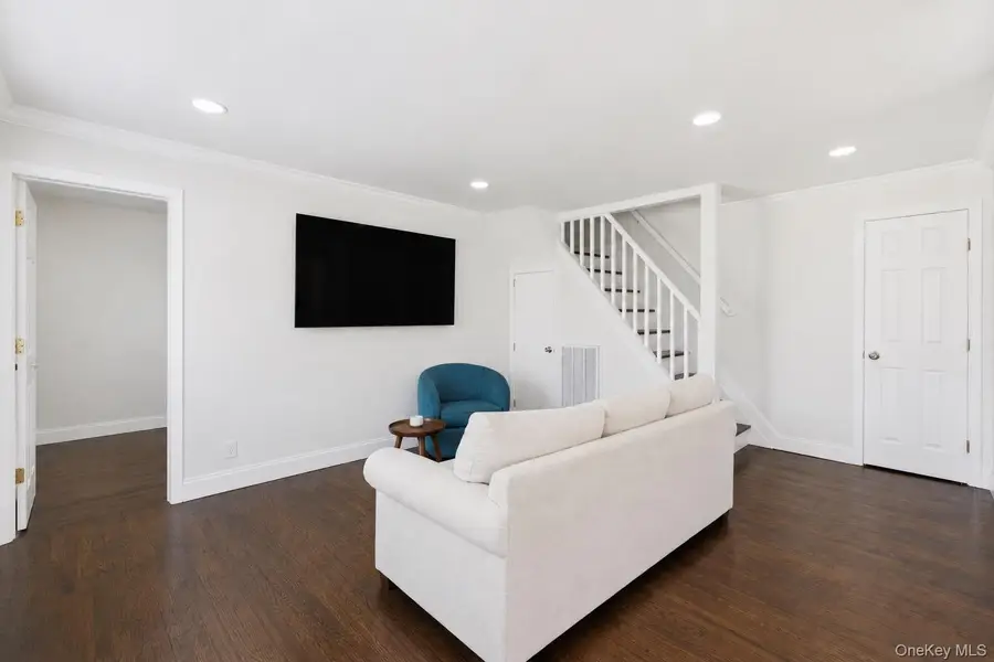 2 Taft Avenue, Islip, NY 11751 - #3