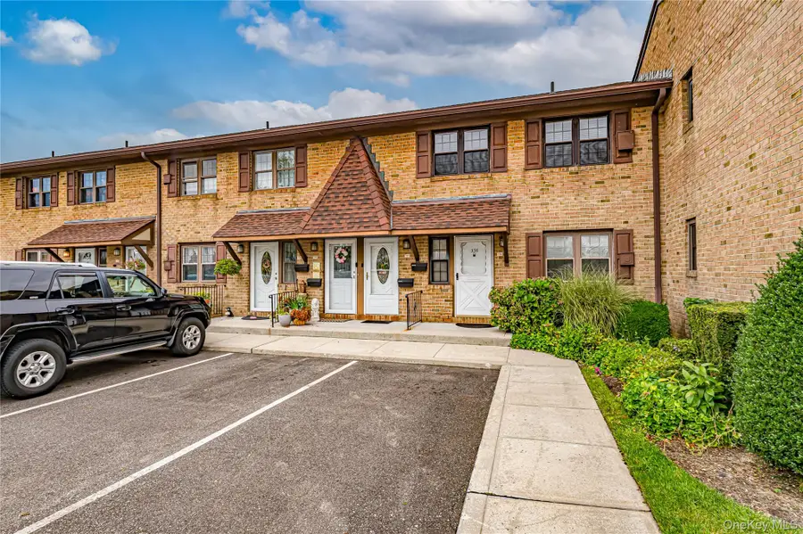 337 Mariners Way #337, Copiague, NY 11726 - #3