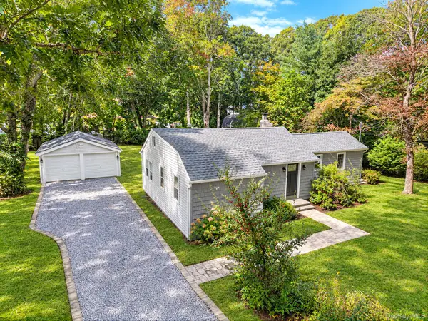 4 Oak Lane, Coram, NY 11727