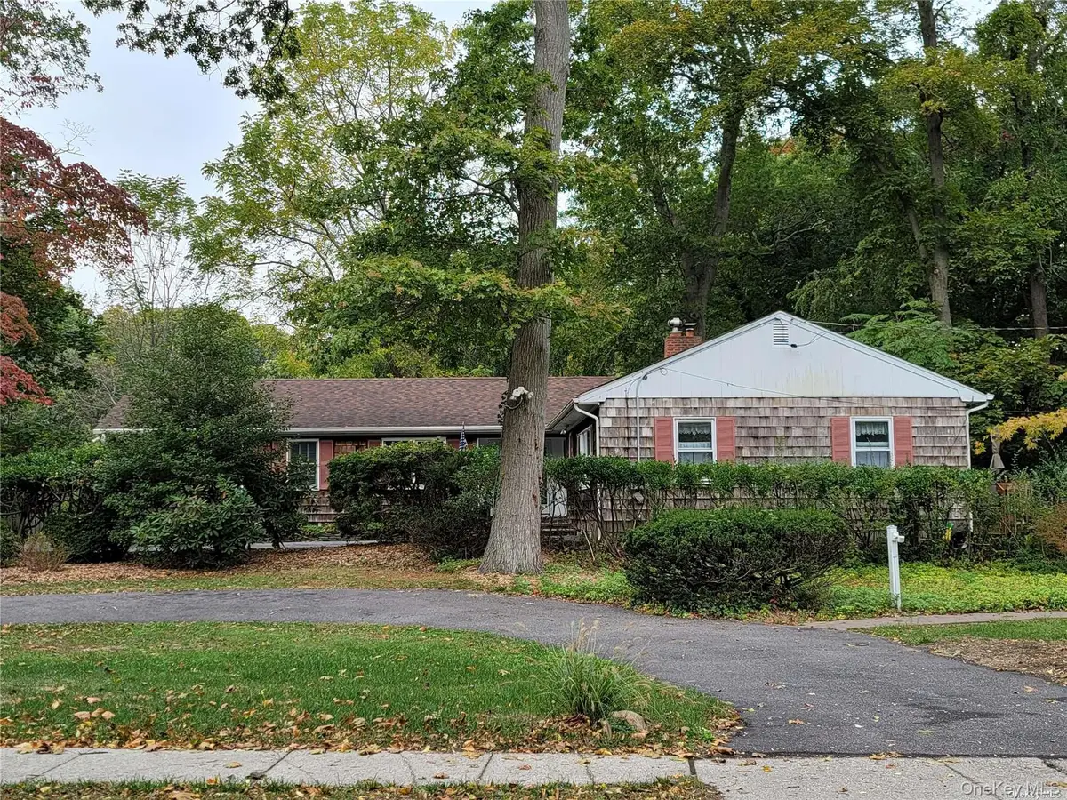 101 N Country Road, Shoreham, NY 11786 - #1